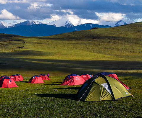 Altai_Mountain_photoTented_camp