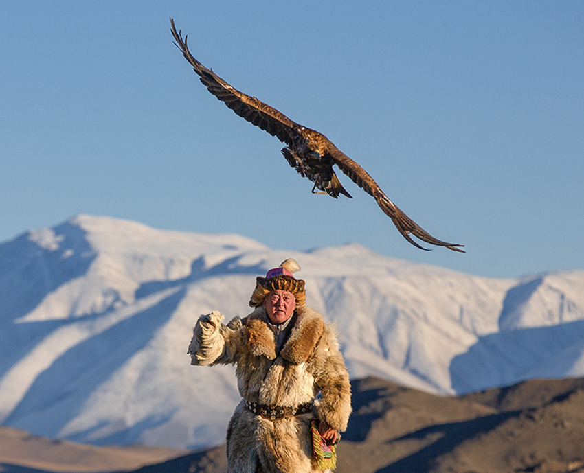 Chaimurat_golden_eagle_hunter_tsambagarav_mountain