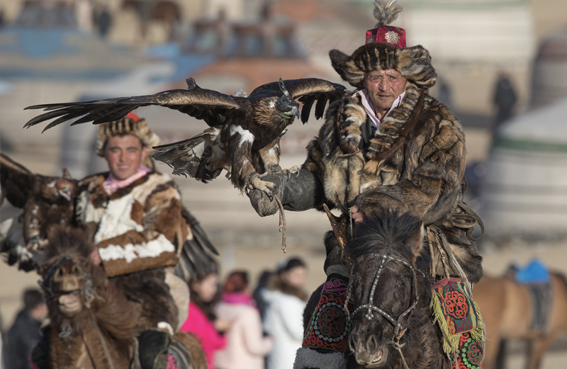 eagle festival hunters in mongolia ayan travel photo tour