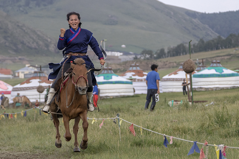 horseback archery mongolia