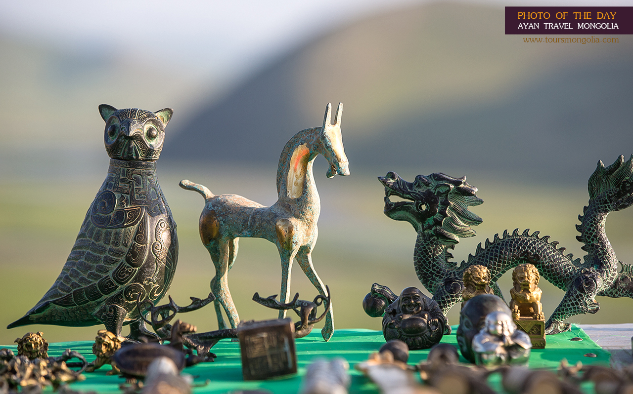 photo-of-the-day-mongolia-souvineers