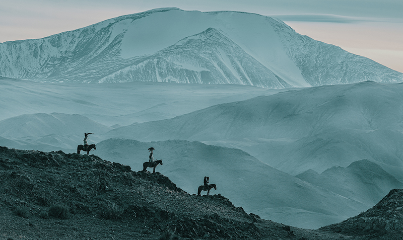 eagle-hunting-festival-and-altai-mountain-photographic-expedition